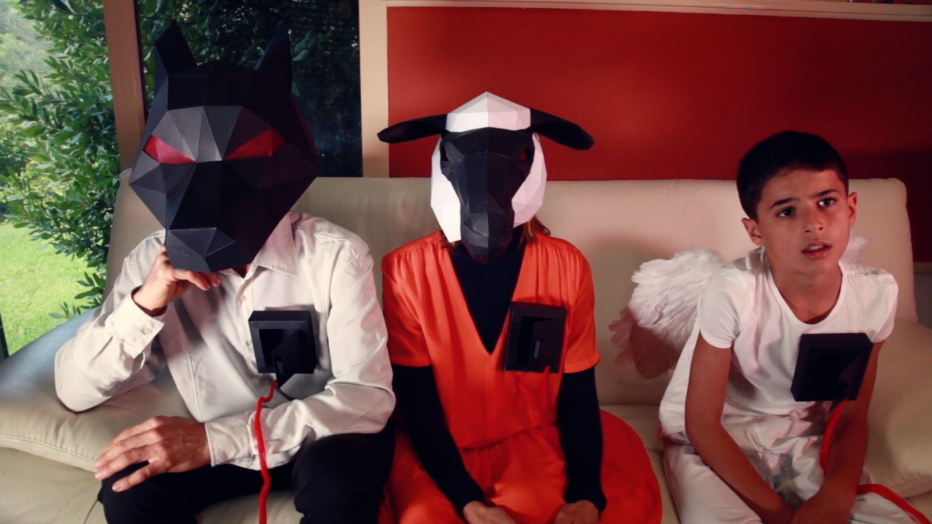 clip_-__Le_jour_du_dernier_jour_MS_butterfly_-_Viviane_Riberaigua_realisateur_15
