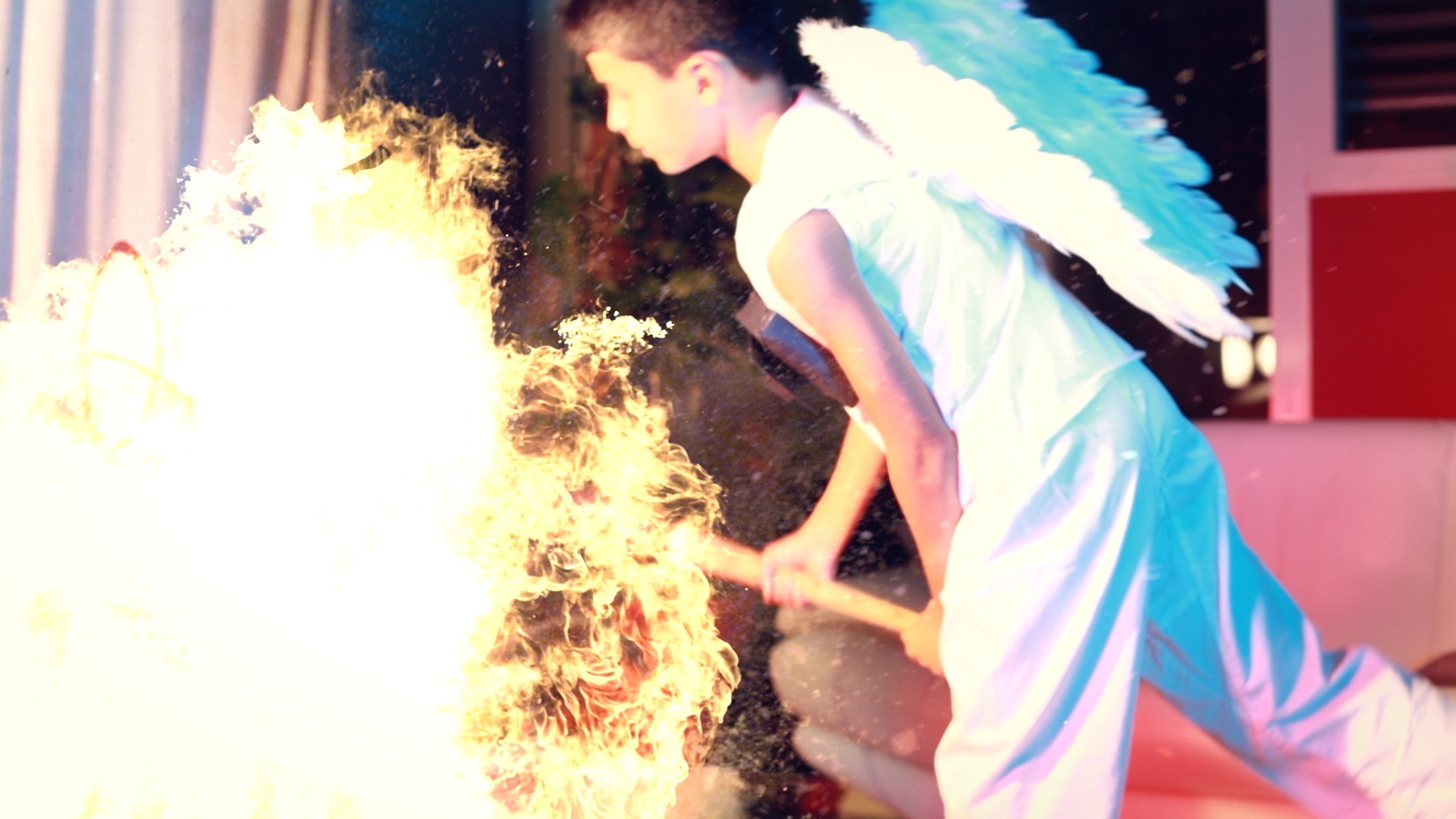 clip_-__Le_jour_du_dernier_jour_MS_butterfly_-_Viviane_Riberaigua_realisateur_16